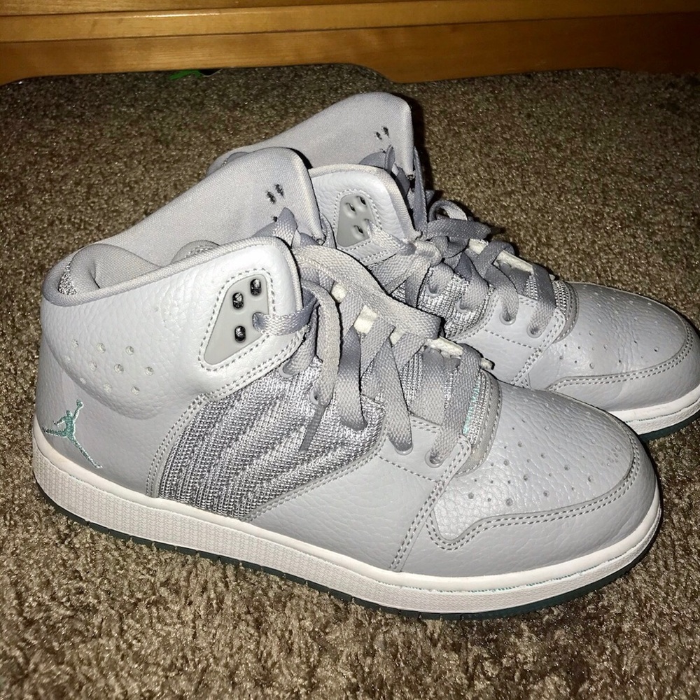 Nike Air Jordon Kids Shoes Sneakers Gray * Youth 6